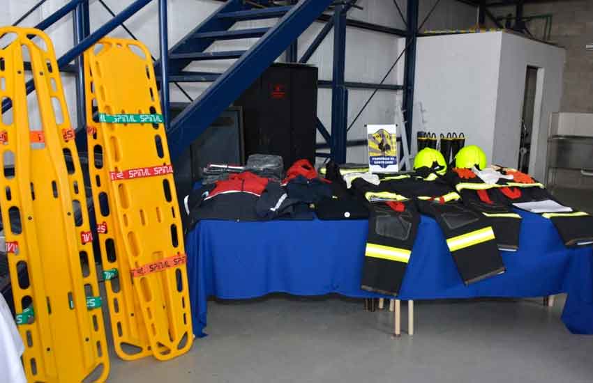 Entregaron equipamiento a los bomberos de Santa Cruz