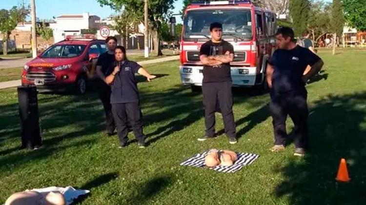 Bomberos de Oliveros brindaron una capacitación en Maciel