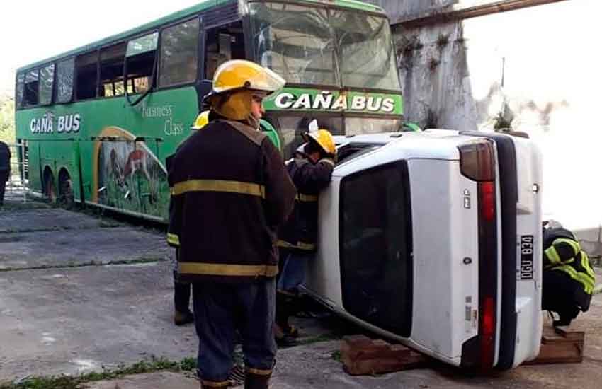 Bomberos realizaron un simulacro para rescatar víctimas
