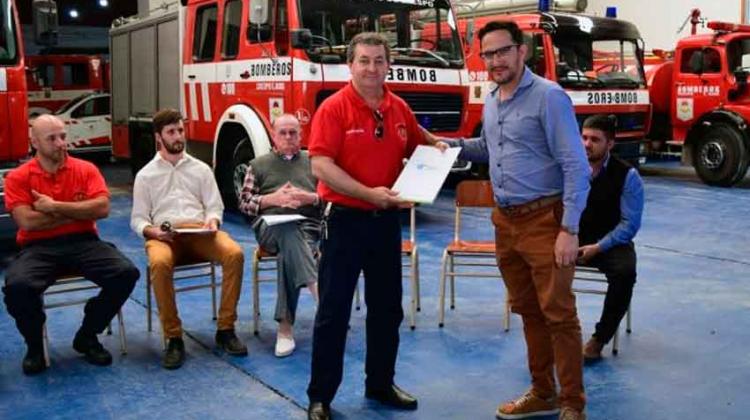 Bomberos Voluntarios de Crespo recibieron aporte Bomberos Voluntarios de Crespo recibieron aporte