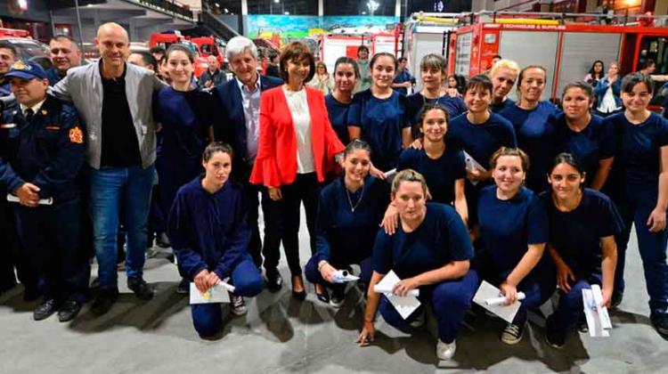 Se incorporaron mujeres a Bomberos Voluntarios de San Fernando