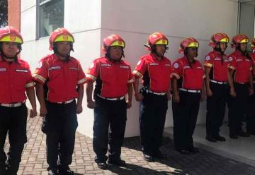 Bomberos Municipales estrenan uniforme