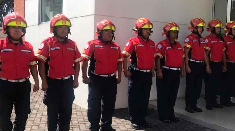 Bomberos Municipales estrenan uniforme