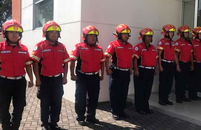 Bomberos Municipales estrenan uniforme