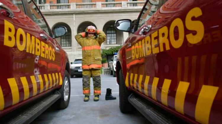 Bomberos Adquirirá 900 Uniformes Y 400 Equipos Respiratorios