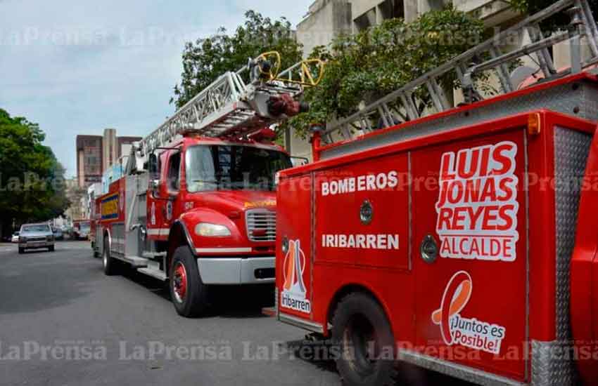Entregan unidades rescatadas a Cuerpo de Bomberos