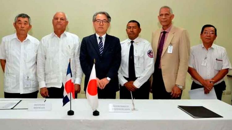 Embajada de Japón dona un camión de bomberos Embajada de Japón dona un camión de bomberos