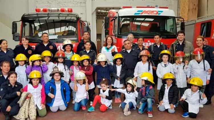 Comenzó el proyecto “El Bombero, mi amigo” Comenzó el proyecto “El Bombero, mi amigo”