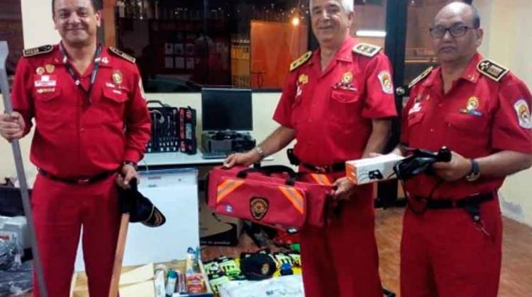 Bomberos de Lima recibieron donación de equipos