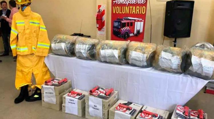 Entrega de equipamiento para Cuerpos de Bomberos Voluntarios