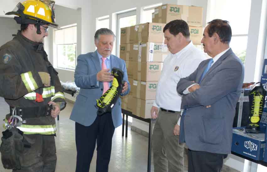 Bomberos presentó su nueva adquisición de equipos