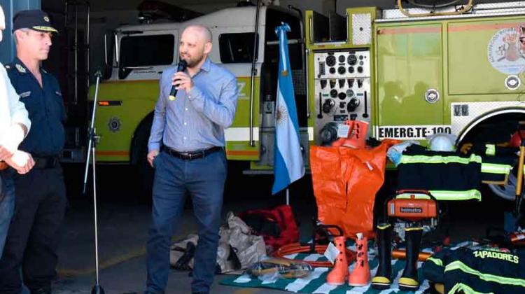 Suman autobomba a Bomberos Zapadores