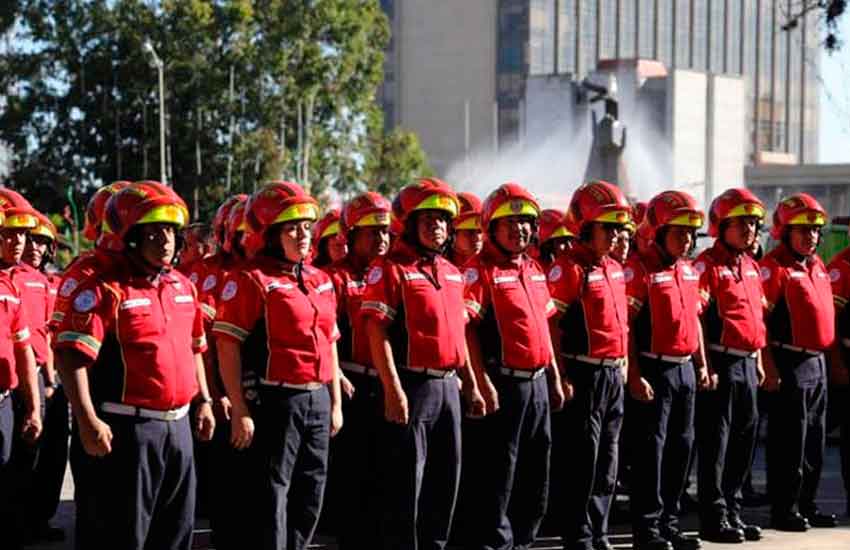 Se gradúan 59 nuevos elementos de Bomberos Municipales