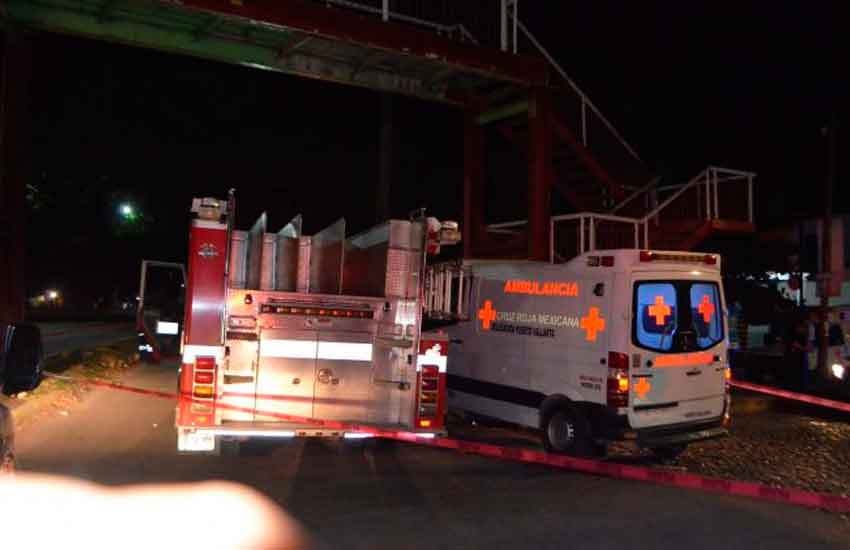 Chocan camión de Bomberos y ambulancia de Cruz Roja