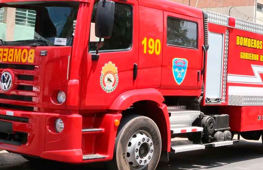 Bomberos cuentan con modernos camiones cisternas