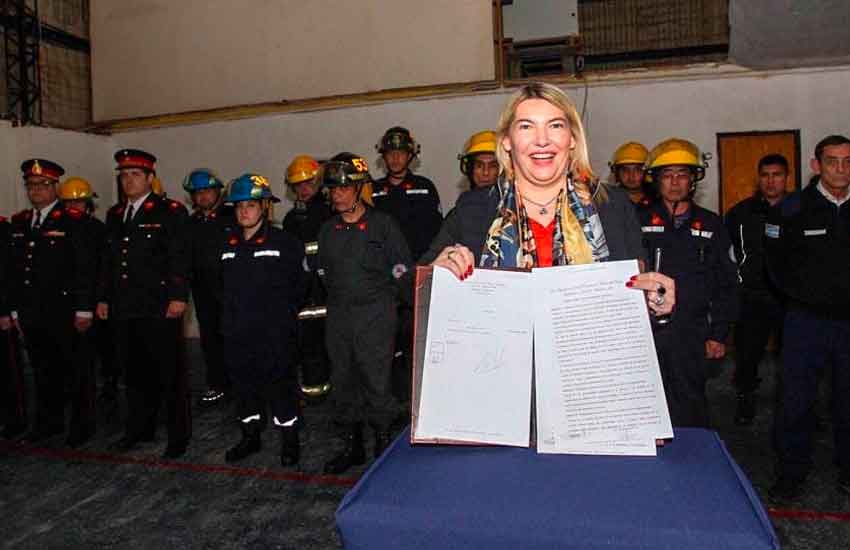 Bomberos voluntarios ya cuentan con obra social y jubilaciones