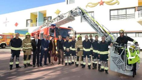 Torremolinos estrena vehículo escala de Bomberos