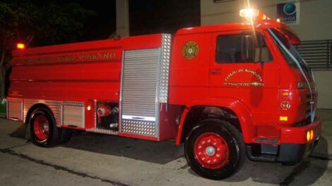 Unidad Cisterna para Bomberos de Echenagucia Gerli y Piñeyro