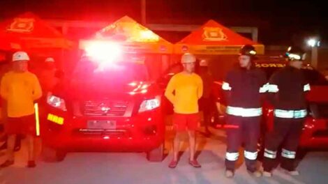 Bomberos reciben vehículo adquirido con tasa municipal