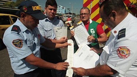 Policía secuestró moto de Bomberos e interrumpe operativo