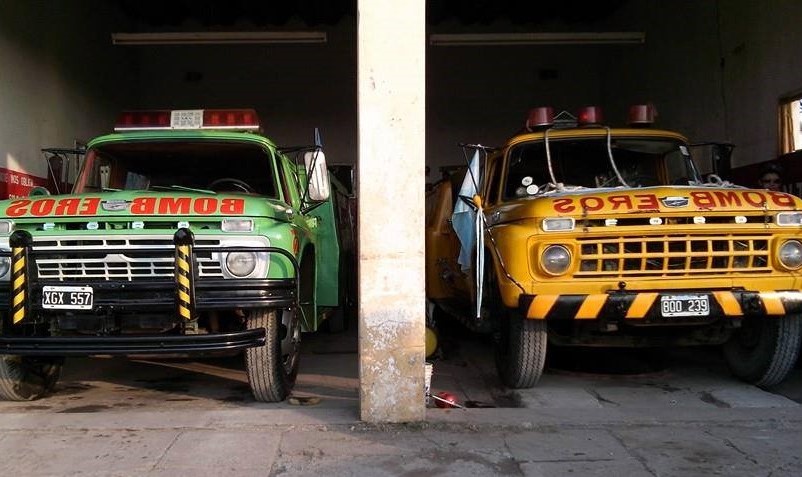 Mientras ayudaban por la tormenta le robaron a los Bomberos de la Paz