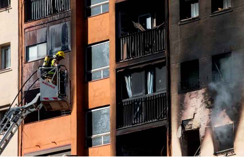 Vecinos denuncian la tardanza de los bomberos