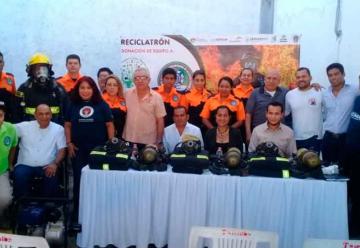 Bomberos  de la Costa Sierra de Michoacán recibe equipamiento