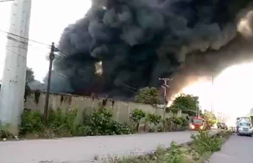 Varios bomberos se han afectado durante incendio