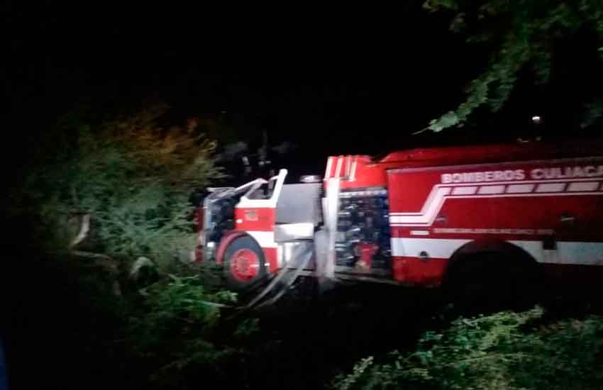 Dos bomberos lesionados en volcadura en Costa Rica