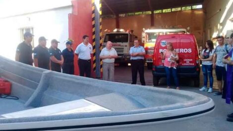 Bomberos Voluntarios presentaron su lancha de rescate