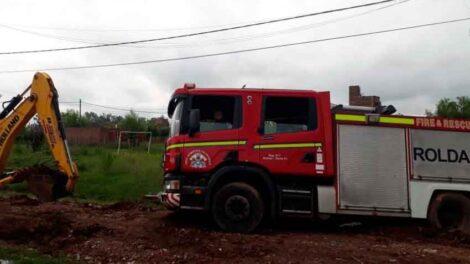 Unidad de Bomberos quedó atascada cuando concurría a emergencia