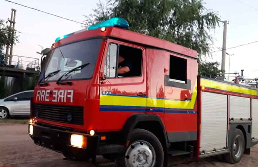 Bomberos de Villa Paranacito recibieron una nueva unidad