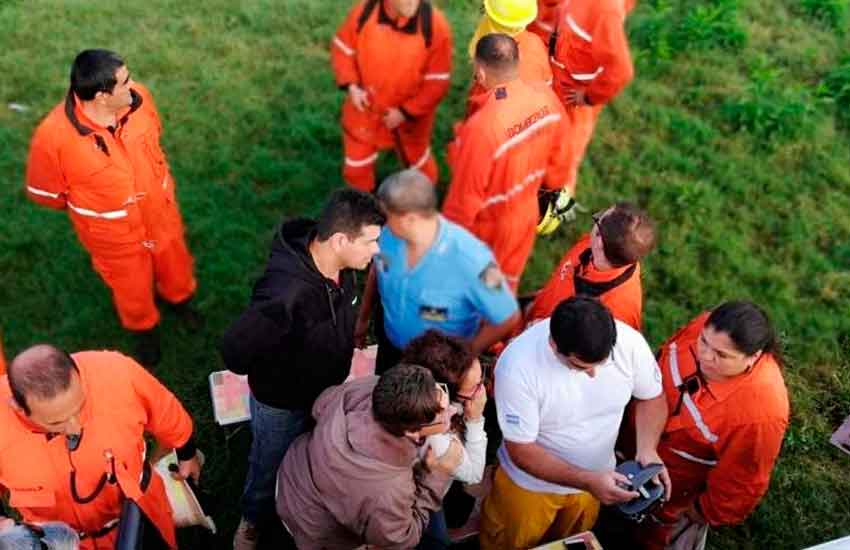Por tres personas desaparecidas convocaron a la Federación de Bomberos