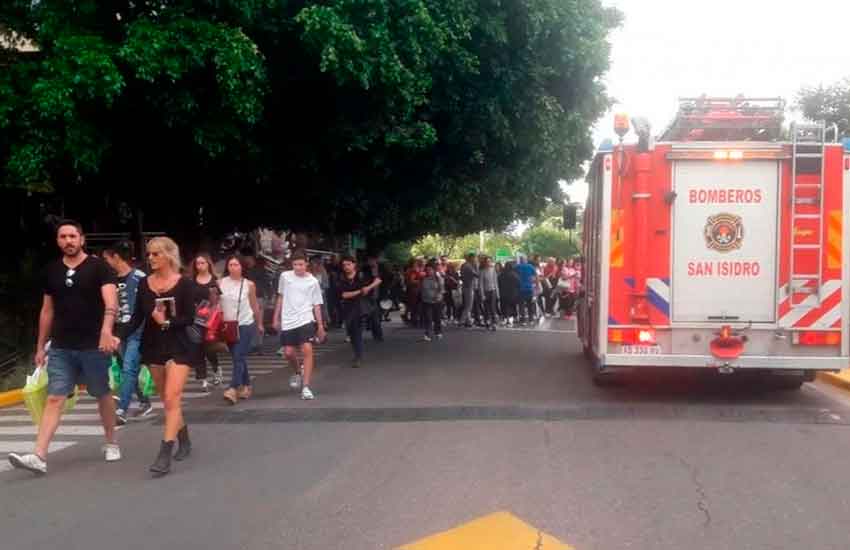 Evacuaron el shopping Unicenter por una amenaza de bomba