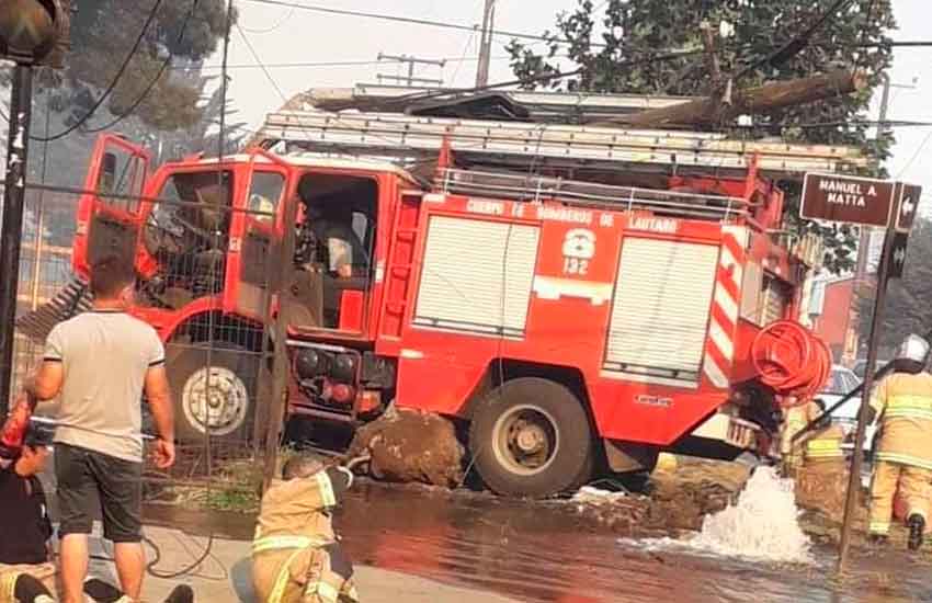 Tres lesionados deja colisión de carro de Bomberos