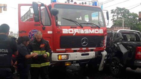 Chocó un autobomba cuando se dirigía a un escape de gas