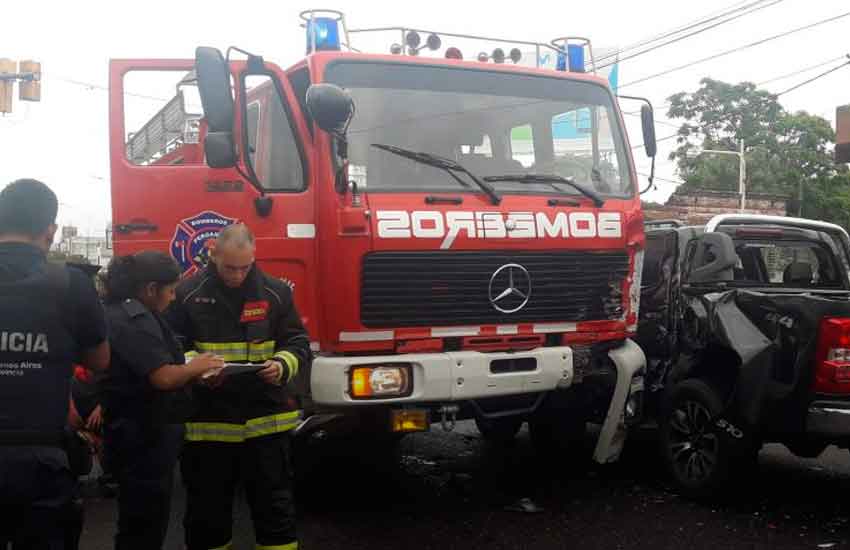 Chocó un autobomba cuando se dirigía a un escape de gas