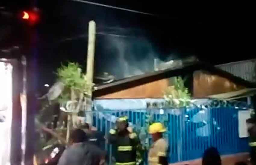 Roban elementos a bomberos Durante siniestro