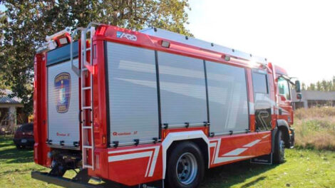 Moderno autobomba para Bomberos Voluntarios de Ingeniero White