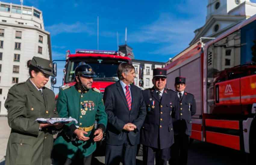 Bomberos de Magallanes recibieron nuevos carros