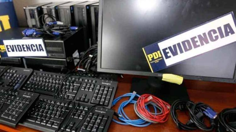 Detienen a banda acusada de robar 32 computadores a Bomberos