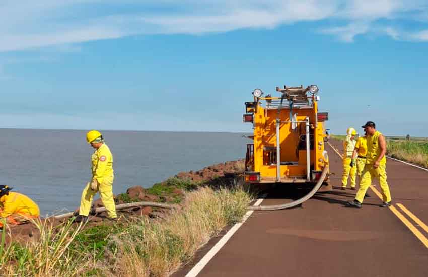 Entregan aporte a Bomberos Voluntarios de Ayolas y San Cosme