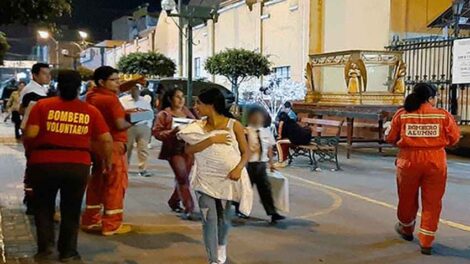 Bomberos venden lapiceros para reparar unidad de ambulancia