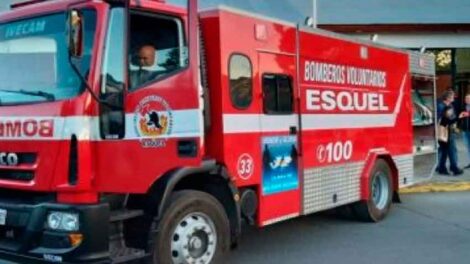Bomberos inauguraron autobomba en homenaje a los héroes de Malvinas
