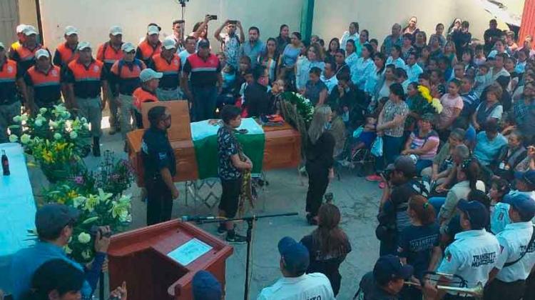 Despiden a brigadista que murió por combate a incendio en Guerrero