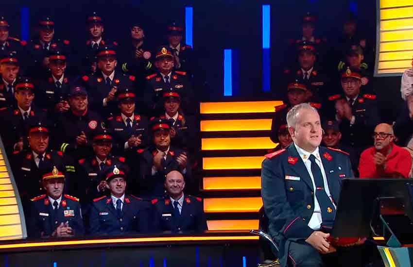 Bomberos ganaron 180 mil pesos en "¿Quién quiere ser millonario?"