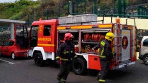 Bomberos recuperan un camión del desguace para cubrir los servicios