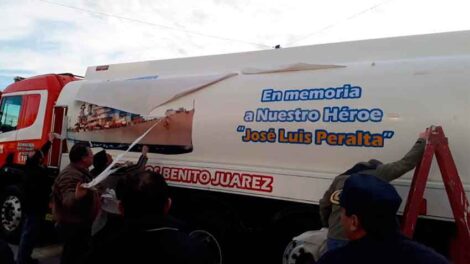 Bomberos Voluntarios de Benito Juárez presentó la flamante unidad cisterna