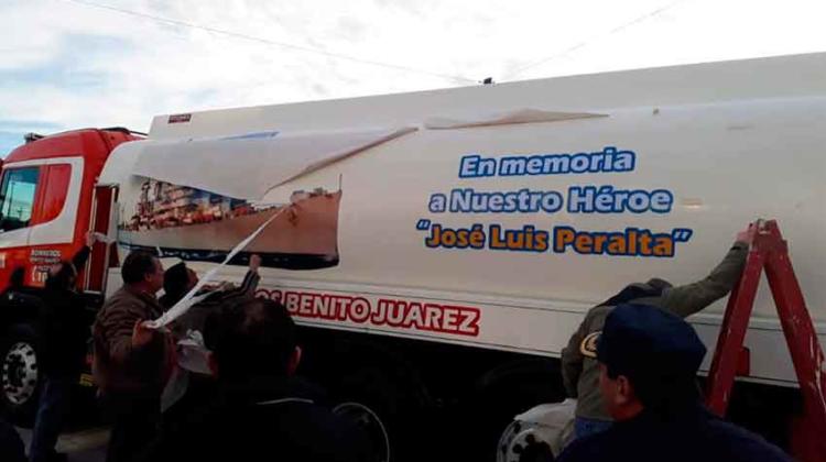 Bomberos Voluntarios de Benito Juárez presentó la flamante unidad cisterna