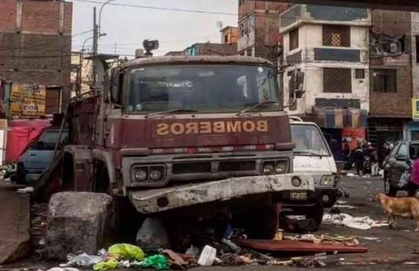 Bomberos expresan malestar por vehículos de emergencia abandonados